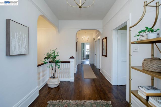 1024 Grand St, Alameda, CA 94501