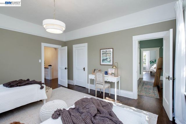1024 Grand St, Alameda, CA 94501