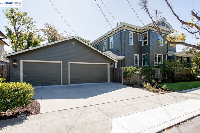 1024 Grand St, Alameda, CA 94501