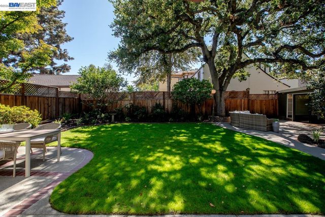 1024 Grand St, Alameda, CA 94501