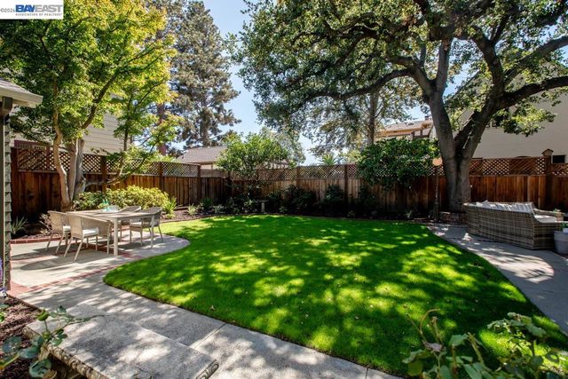 1024 Grand St, Alameda, CA 94501
