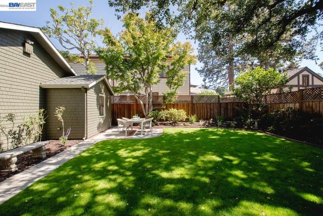 1024 Grand St, Alameda, CA 94501