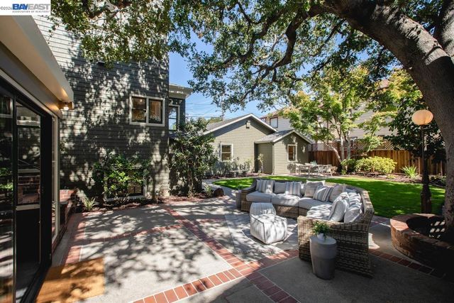1024 Grand St, Alameda, CA 94501