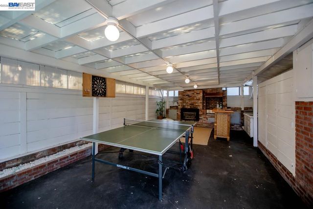 1024 Grand St, Alameda, CA 94501