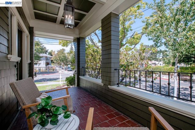 1024 Grand St, Alameda, CA 94501