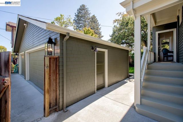 1024 Grand St, Alameda, CA 94501