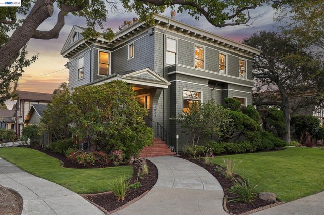 1024 Grand St, Alameda, CA 94501