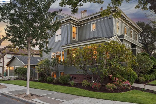 1024 Grand St, Alameda, CA 94501