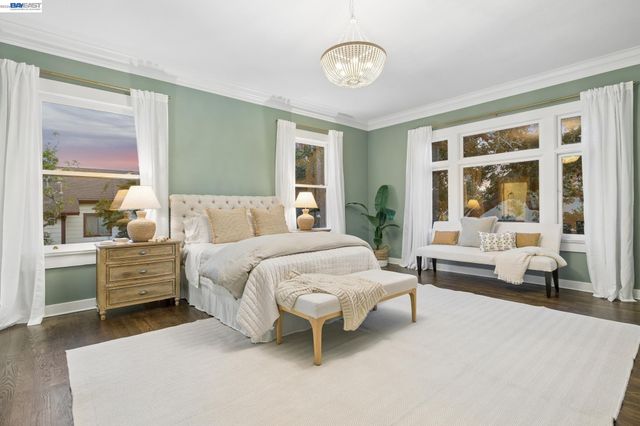 1024 Grand St, Alameda, CA 94501