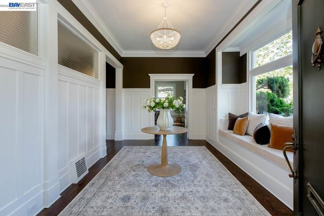 1024 Grand St, Alameda, CA 94501