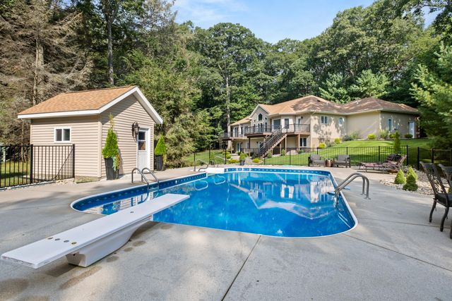 6065 N Scenic Woods Circle N, Muskegon, MI 49445