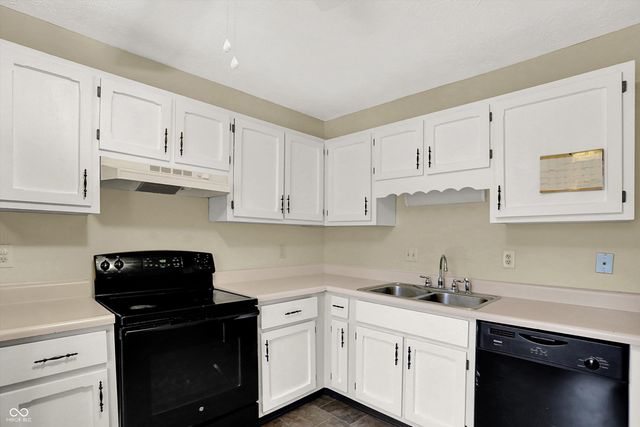 6494 Crimson Circle East Drive, Indianapolis, IN 46227