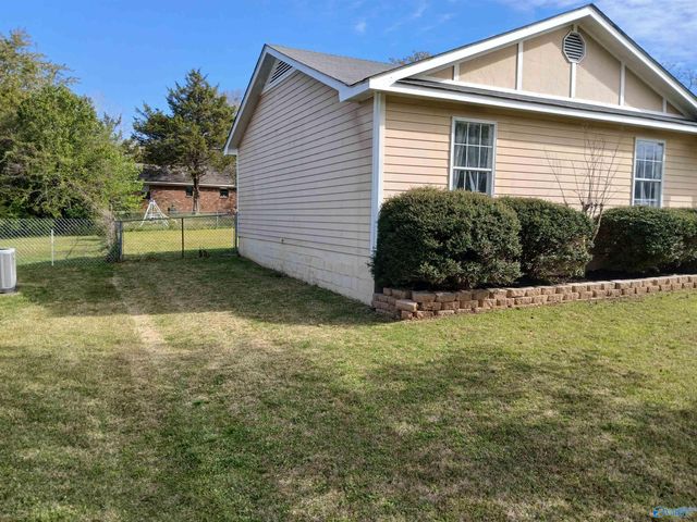 813 Sunshine Street, Hartselle, AL 35640