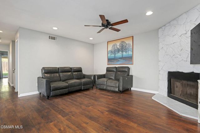 14985 Reedley Street, Moorpark, CA 93021