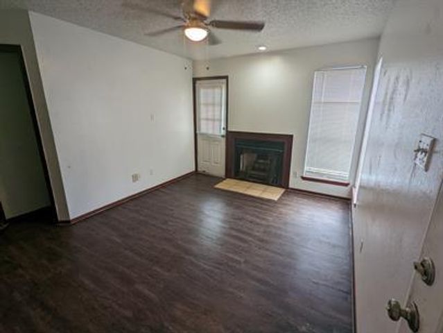 2800 Bull Run 704, Taylor, TX 76574