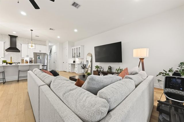 1926 Hoskins Drive, Houston, TX 77080