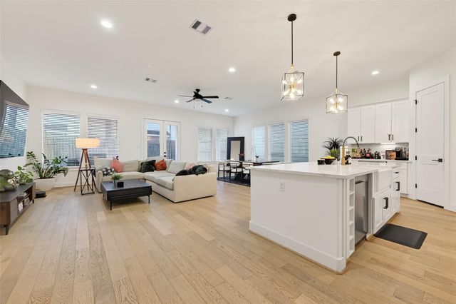 1926 Hoskins Drive, Houston, TX 77080