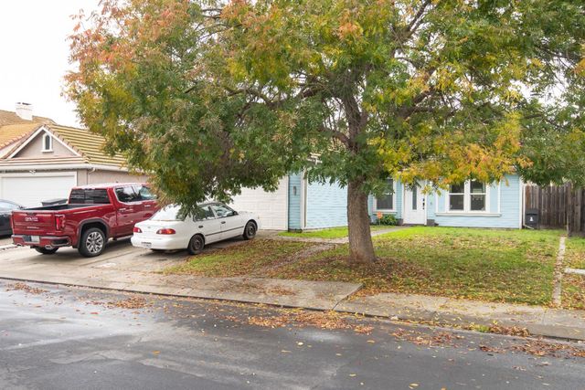405 Melbourne Dr, Modesto, CA 95357