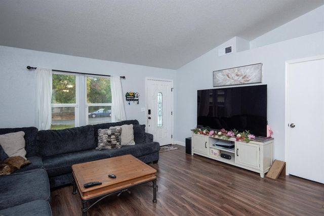 405 Melbourne Dr, Modesto, CA 95357