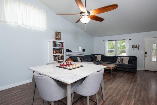 405 Melbourne Dr, Modesto, CA 95357