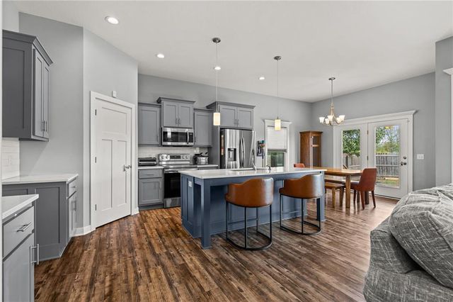1201 Mesa Drive, Belton, MO 64012