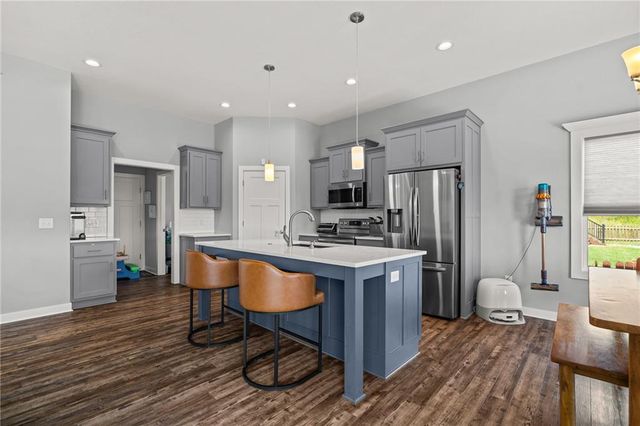 1201 Mesa Drive, Belton, MO 64012