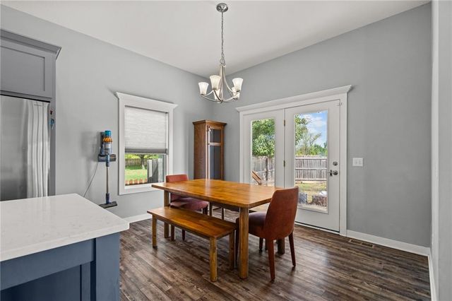 1201 Mesa Drive, Belton, MO 64012