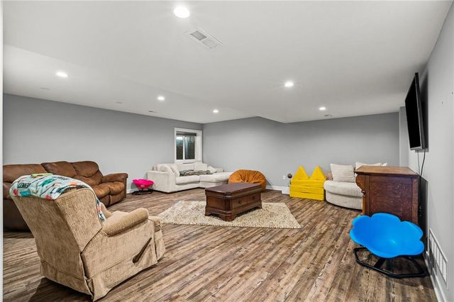 1201 Mesa Drive, Belton, MO 64012