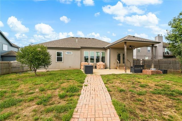 1201 Mesa Drive, Belton, MO 64012