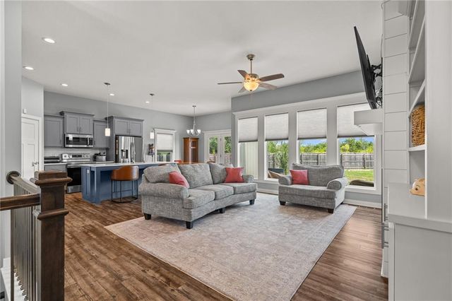 1201 Mesa Drive, Belton, MO 64012