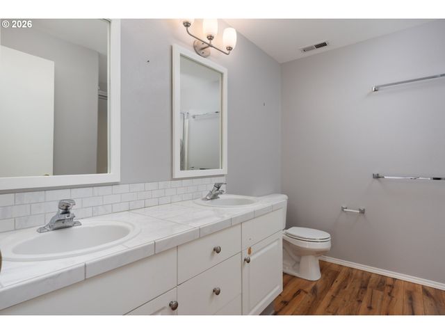 561 Nw MITCHELL Ct, Camas, WA 98607