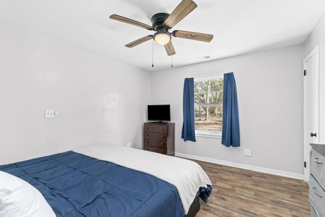 2401 Falcon Road, North Charleston, SC 29406