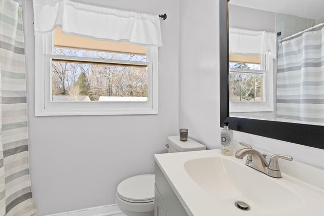 2401 Falcon Road, North Charleston, SC 29406
