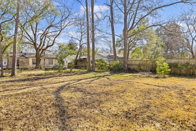 2401 Falcon Road, North Charleston, SC 29406