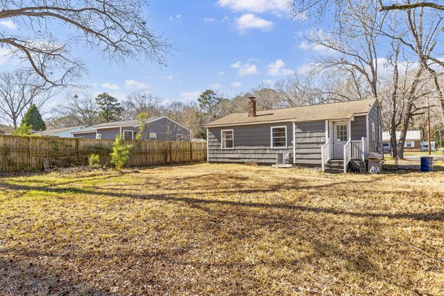 2401 Falcon Road, North Charleston, SC 29406