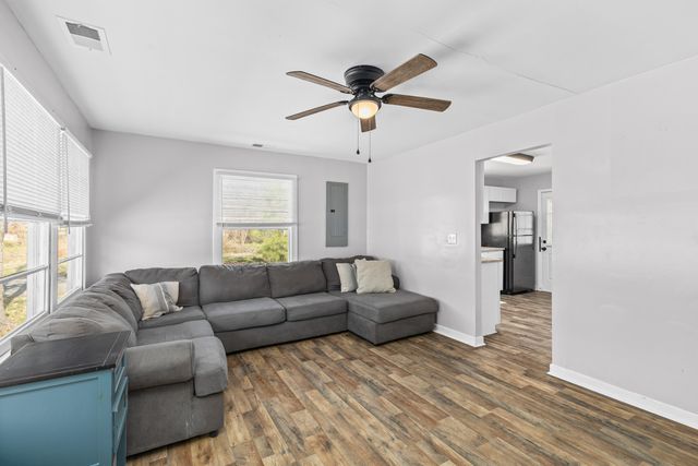 2401 Falcon Road, North Charleston, SC 29406