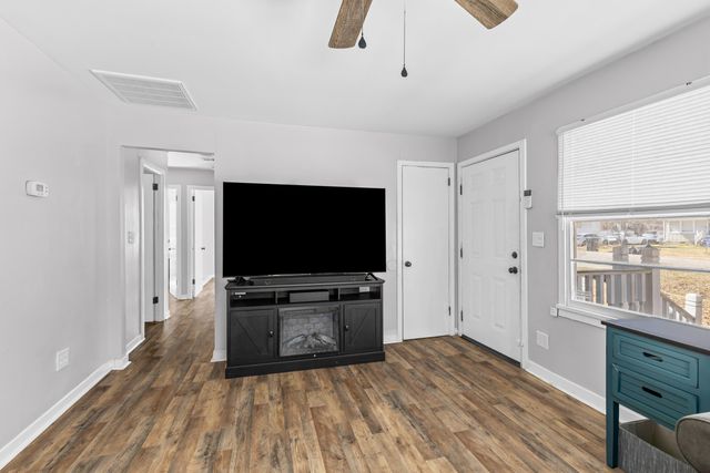 2401 Falcon Road, North Charleston, SC 29406