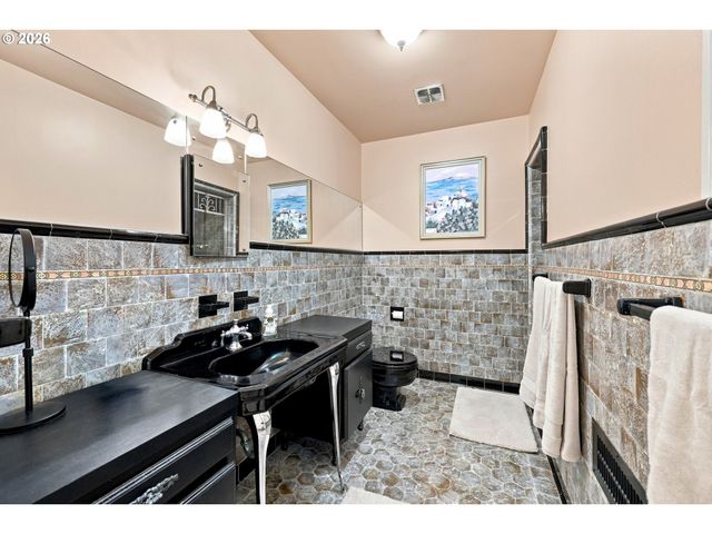 4119 Se RIVER Dr, Milwaukie, OR 97267