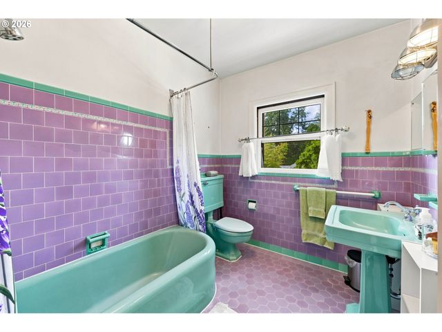 4119 Se RIVER Dr, Milwaukie, OR 97267