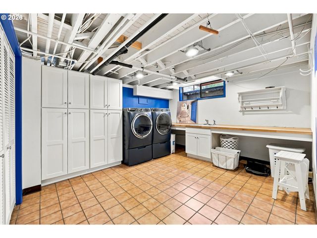4119 Se RIVER Dr, Milwaukie, OR 97267