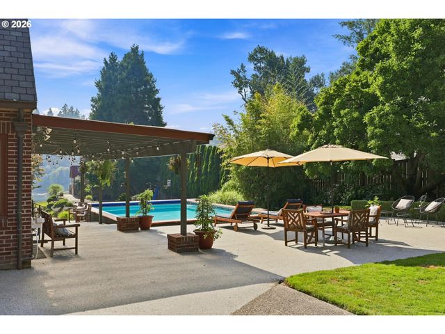 4119 Se RIVER Dr, Milwaukie, OR 97267