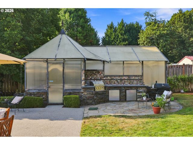 4119 Se RIVER Dr, Milwaukie, OR 97267
