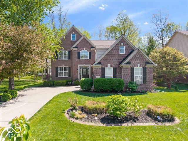 6537 Briarwood Place, Zionsville, IN 46077