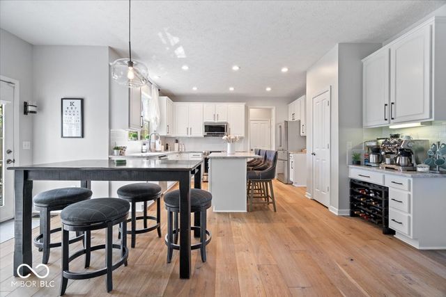 6537 Briarwood Place, Zionsville, IN 46077
