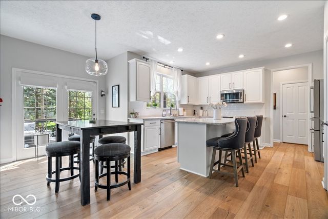 6537 Briarwood Place, Zionsville, IN 46077