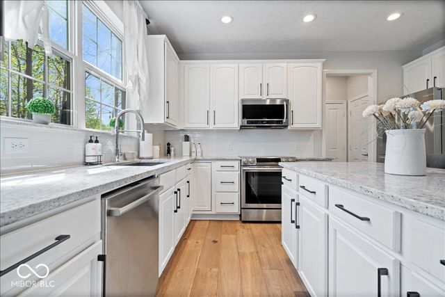 6537 Briarwood Place, Zionsville, IN 46077