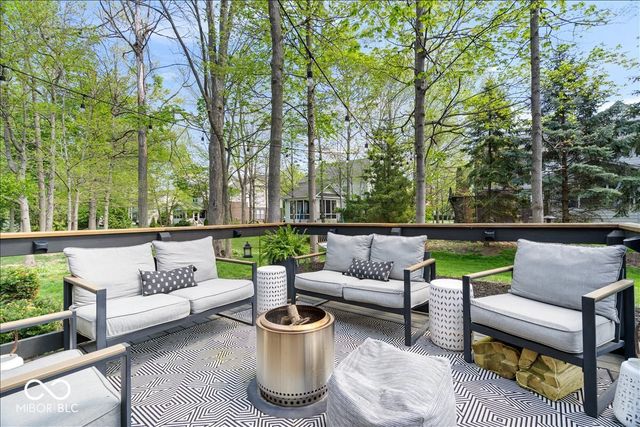 6537 Briarwood Place, Zionsville, IN 46077