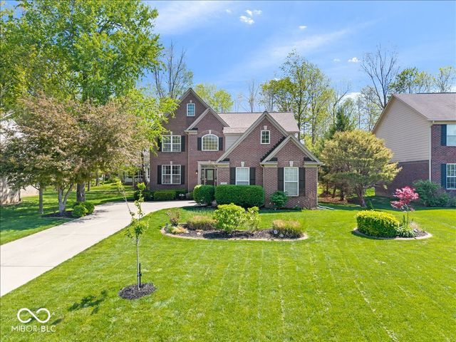 6537 Briarwood Place, Zionsville, IN 46077