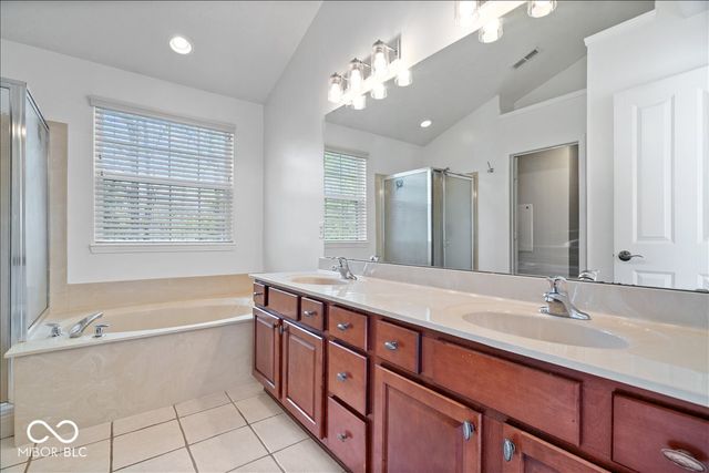 6537 Briarwood Place, Zionsville, IN 46077