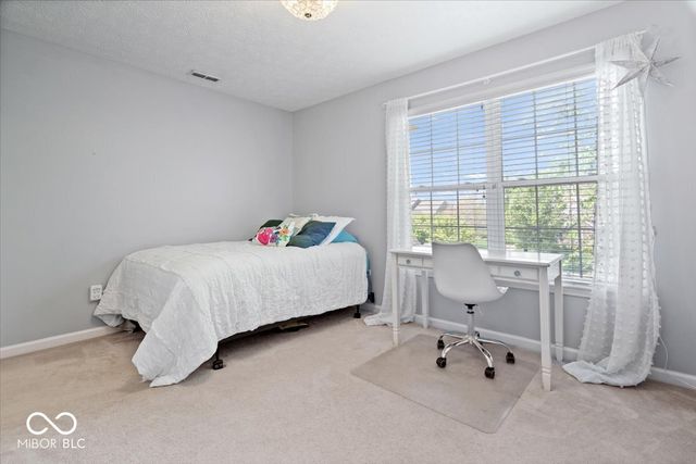 6537 Briarwood Place, Zionsville, IN 46077